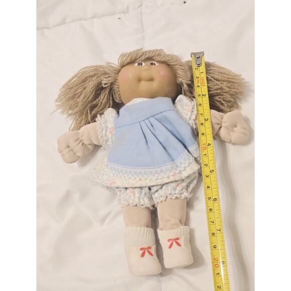 Vtg Cabbage Patch Mini Kids Doll Blonde Hair Brown Eyes Dimple Shoes Soks Gift - Picture 2 of 6